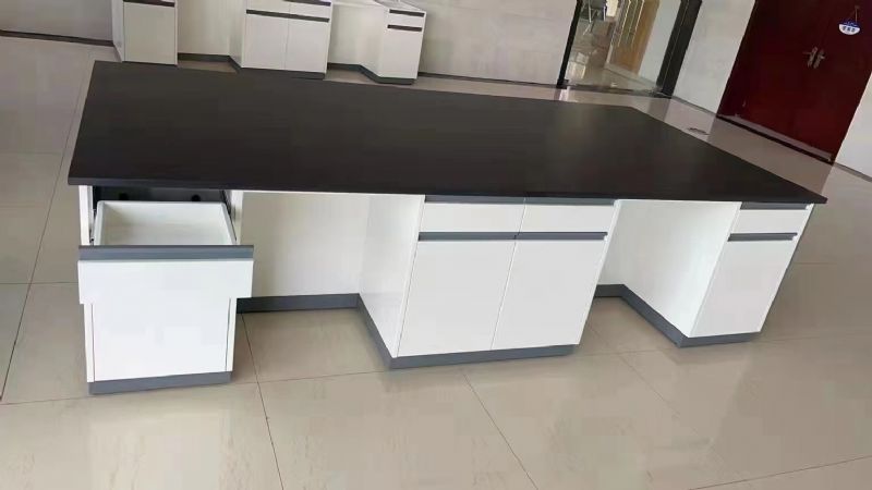 實(shí)驗(yàn)臺(tái)